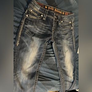 The legs are long but they are size 28 from the waist